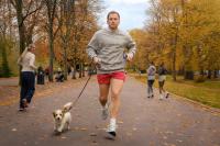 《人人都想和我睡》：当约会成为战场，一部解剖现代亲密关系的黑色寓言